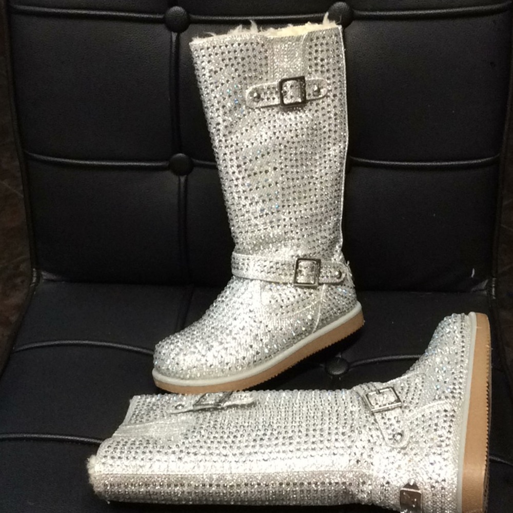 #300  Shiekh Boots silver